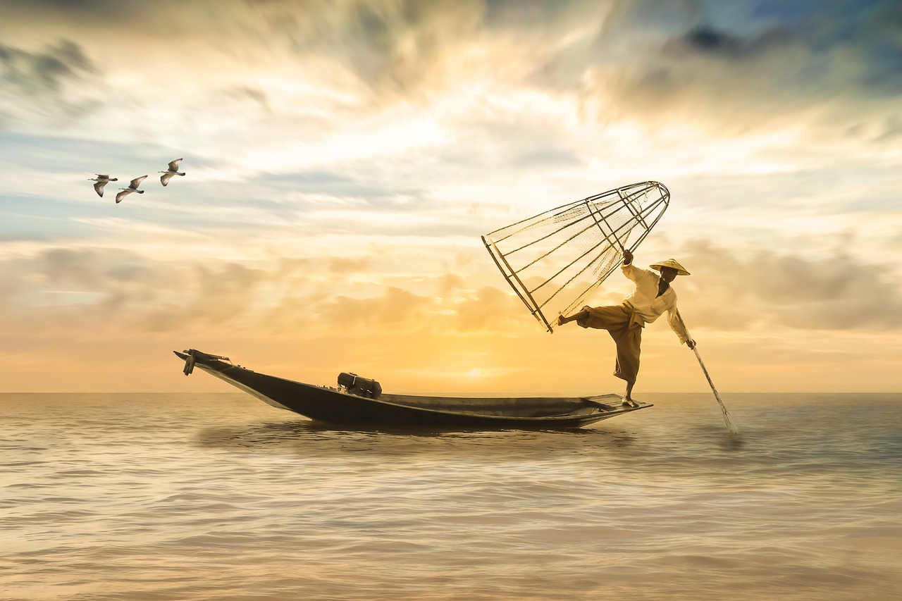 漓江渔翁鸬鹚 · Cormorant Fisherman on the Li River