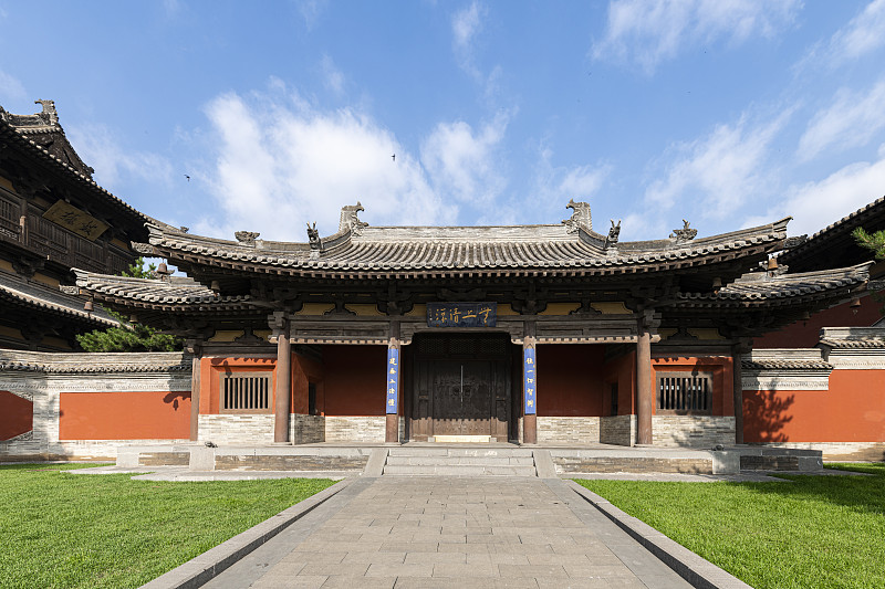古刹飞檐 · Temple Eaves